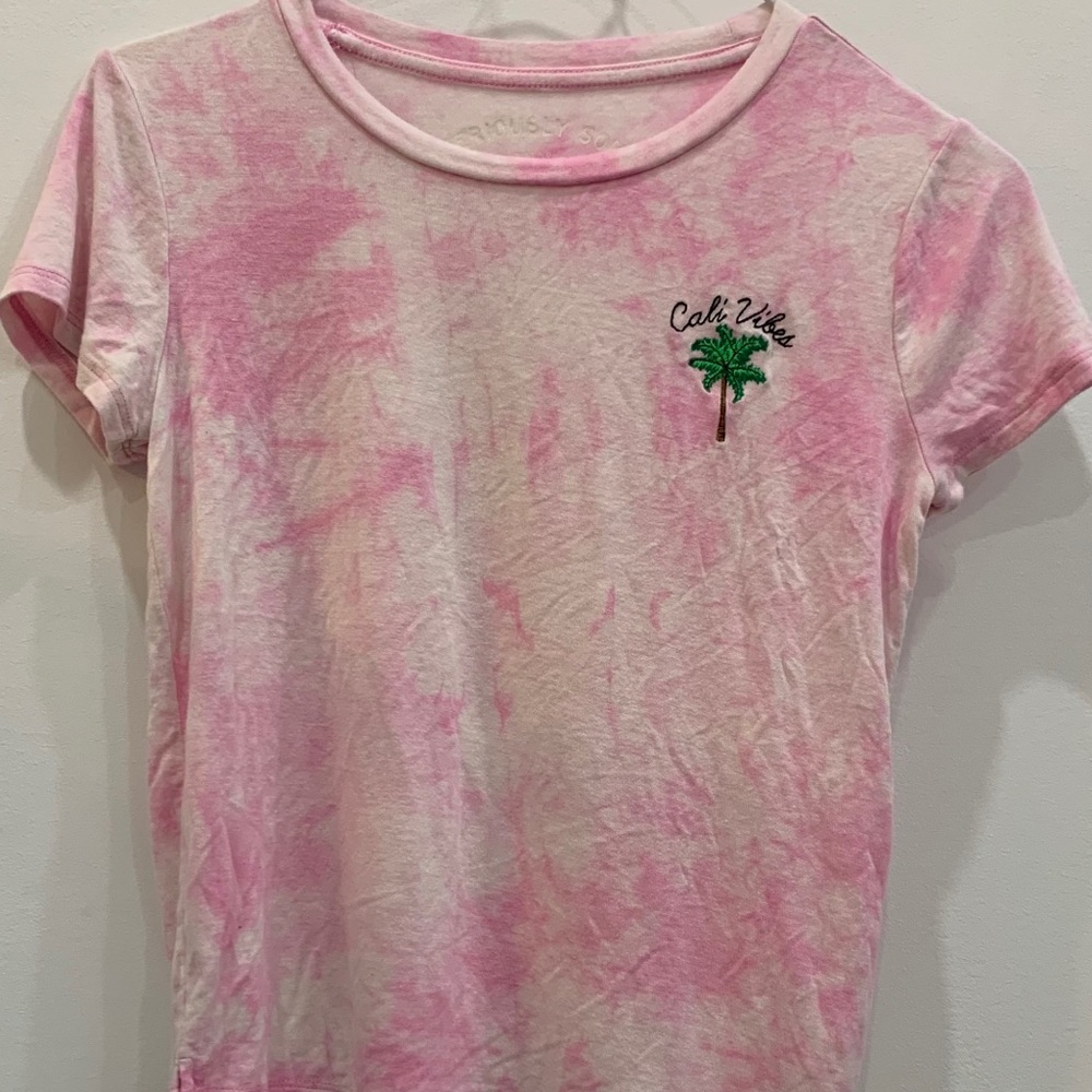 Women’s xs tee tighter fit